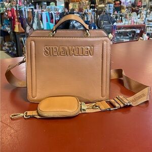 Steve Madden Tan bag w/ zipper purse
